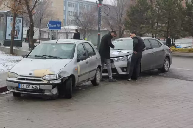 Kaza Yaptı, Sınavdan Çıkmasını Bekledi