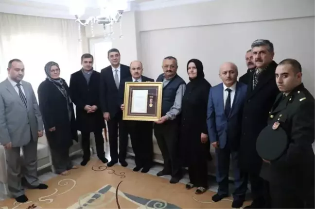 Şehit Ercan Çelik'in Ailesine Madalya Verildi