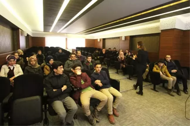 Aile Yaşam Merkezi'nden Öğrencilere Motivasyon Semineri