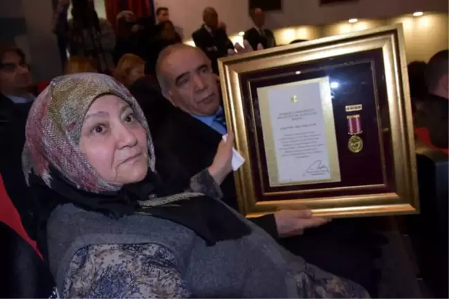 Şehit Yüzbaşı Çevik'in Ailesine Devlet Övünç Madalyası