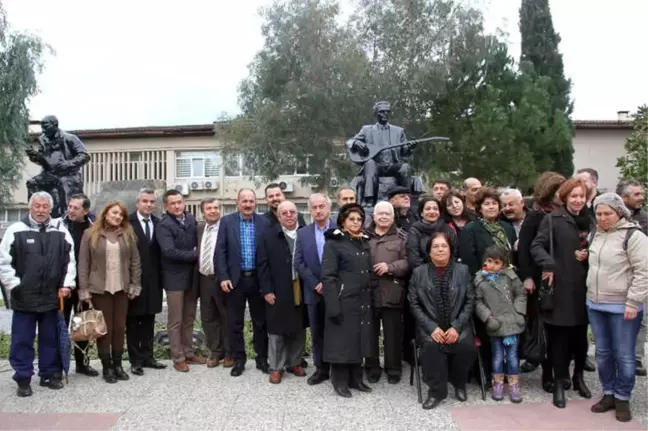 Fethiye'de TRT Sanatçısı Hamdi Özbay'ın Heykeli Açıldı