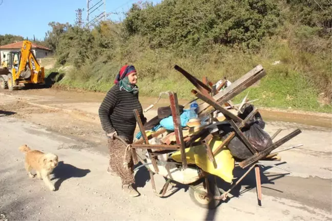 Hacca Gitmek İçin Hurda Topluyor