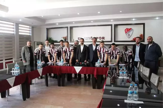 Elazığspor'dan 7 İmza