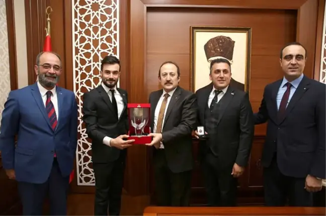 Kızılay ve Aydıntepe Belediyespor Yöneticilerinden Vali Pehlivan'a Ziyaret