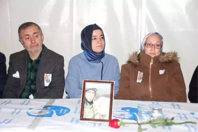 Bakan Kaya Şehit Ailesini Ziyaret Etti