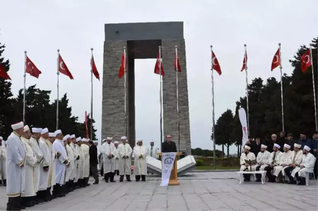 Afrin'deki Mehmetçikler İçin Şehitler Abidesi'nde Dua