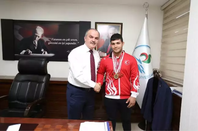 Başkan Gürlesin Türkiye Şampiyonu'nu Konuk Etti