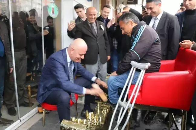 Kayyum Başkandan Duygulandıran Hareket