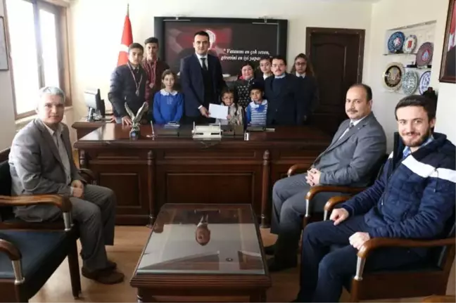 Öğrenciler Harçlıklarını Mehmetçik Vakfı'na Bağışladı