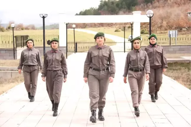 Üniversiteli Genç Kızlardan Afrin Şehitlerine İşaret Diliyle 'Gülümse Anne' Klibi