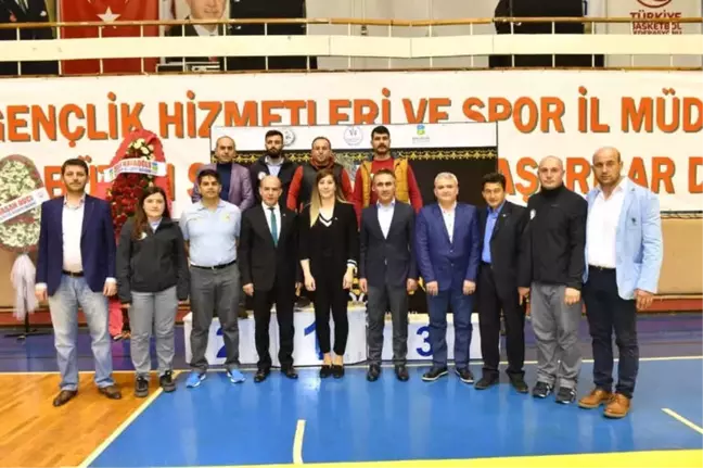 Yasemin Adar Adına Güreştiler