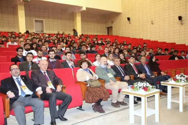 7 Aralık Üniversitesi'de Malzeme Şenliği