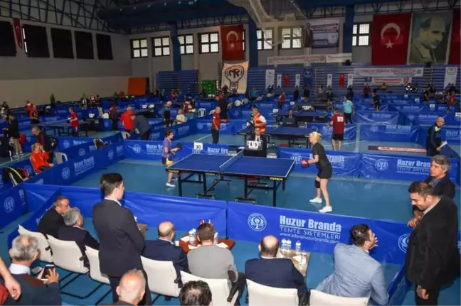 Adana'da 6. Veteran Masa Tenisi Turnuvası Başladı