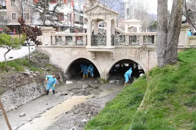 Isparta Çayboyu Kanalı Temizlendi