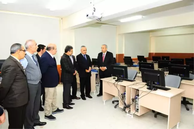 Yyü'de 'Bilgisayar Laboratuvarı' Açıldı