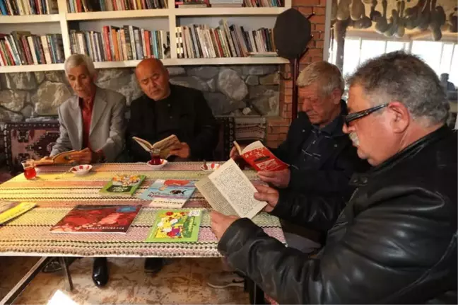 Bu Kahvede Kitap Okuyana, Çay Ücretsiz
