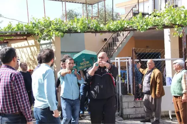Antalya'da Yaşlı Çift Evlerinde Ölü Bulundu