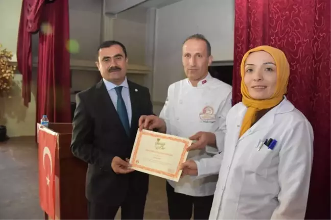 Muş'ta 100 Öğrenciye Sertifika Takdimi