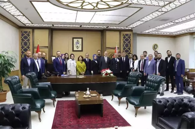 AK Parti'den Polise Destek