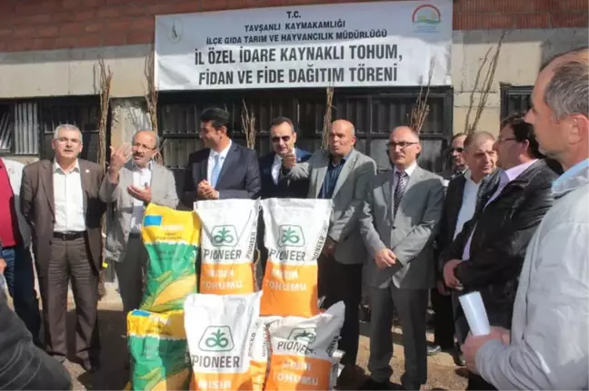 Tavşanlı'da 155 Üreticiye Tohum ve Fidan Dağıtıldı