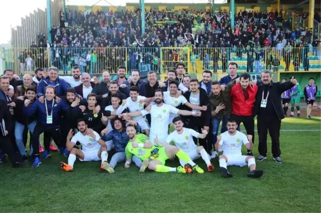 Bu Maça Biletle Değil, Kitapla Girilecek