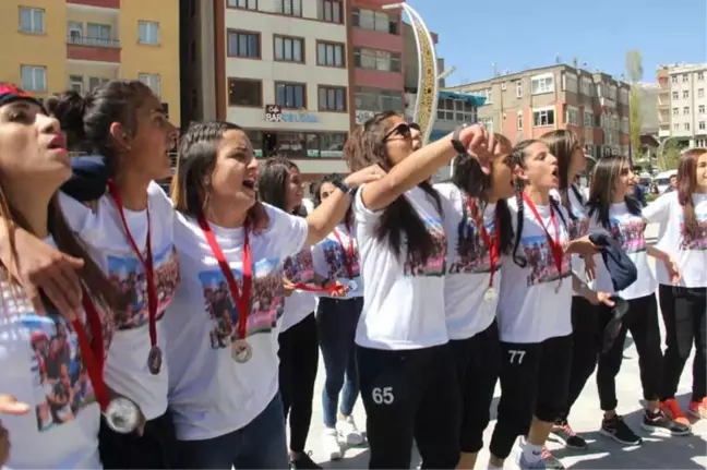 Hakkari'de 1. Lig Coşkusu