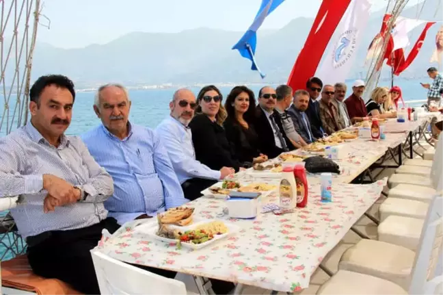 Teknede Balık Ziyafeti