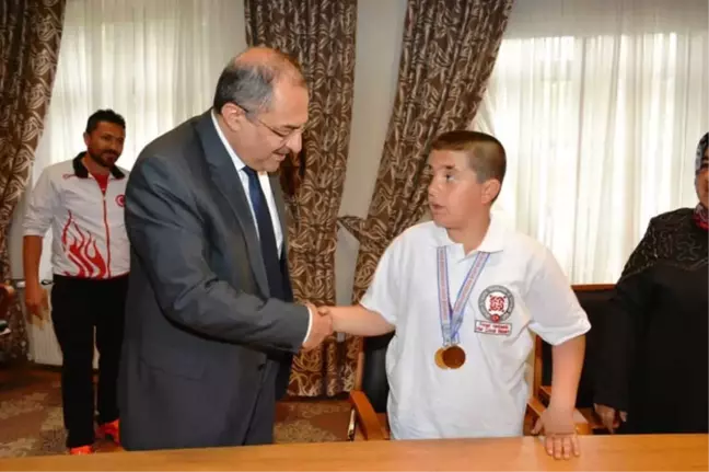 Başarılı Sporculardan Vali Kaban'a Ziyaret
