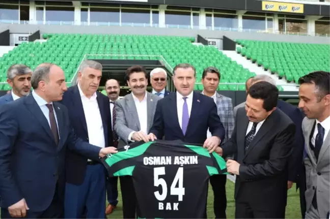 Bakan Osman Aşkın Bak: