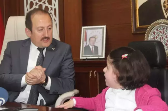 Vali Koltuğu Engelli Öğrencinin