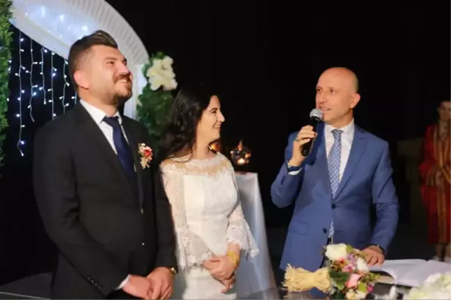 Başkanın Nikahtaki İstekleri Damadı Terletti