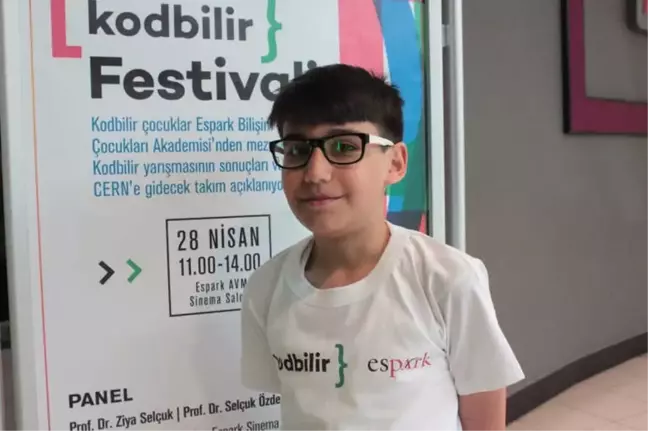 Espark Geleceğin Yazılımcılarını Mezun Ediyor, Birinciye Cern'e Gezisi Hediye Ediyor