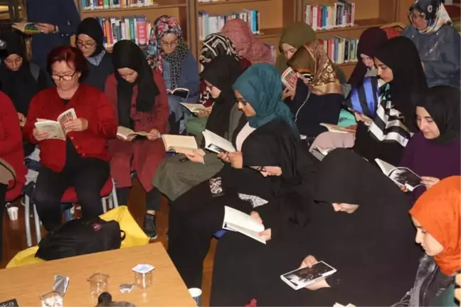 Kütüphanede Kitap Okuyup, Sohbet Ederek Sabahladılar