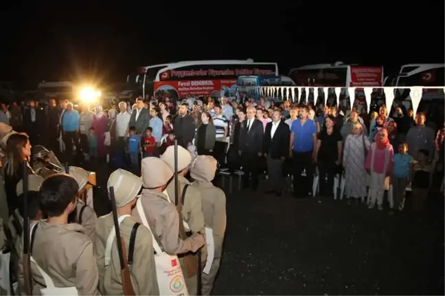 Ellerine Kına Yakılan Gençler Çanakkale'ye Gönderildi
