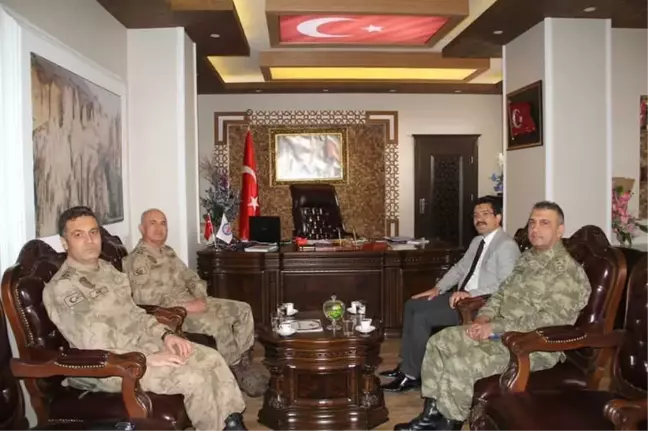 Korgeneral Karataş'tan Kaymakam Öztürk'e Ziyaret
