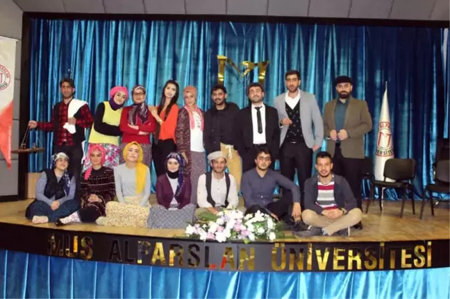 Muştit Sahne İçin Hazırlıklarını Sürdürüyor
