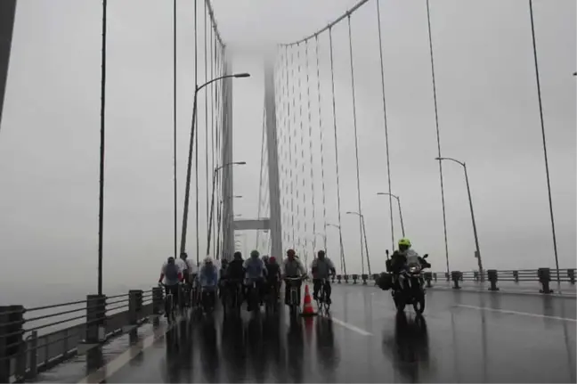 150 Kişilik Bisiklet Grubu Osmangazi Köprüsü'nden Geçti