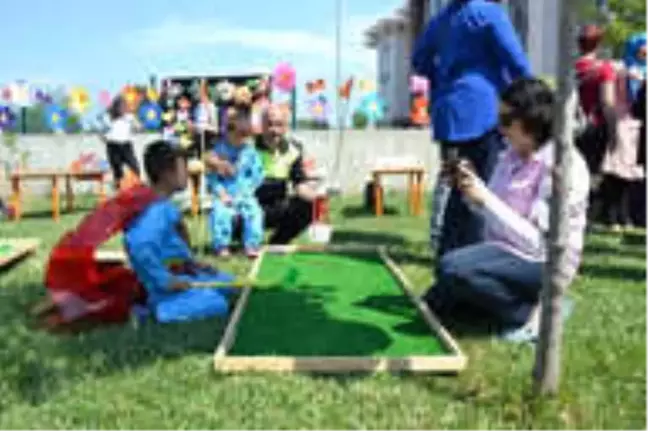 Biga'da Anaokulu Öğrencilerinin Yıl Sonu Şenliği