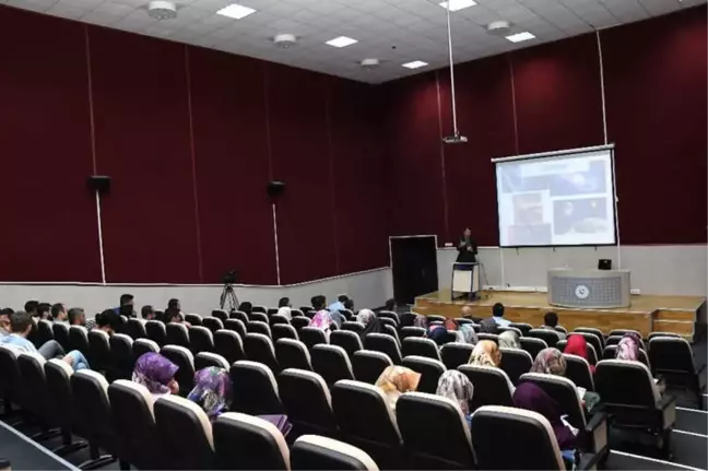 Kainat İlmi Dersinde Kimya ve Biyokimya Konusu İşlendi