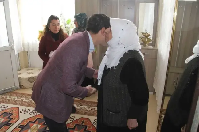 Kaymakam Öztürk, Şehit Eşlerinin 'Anneler Günü'nü Kutladı