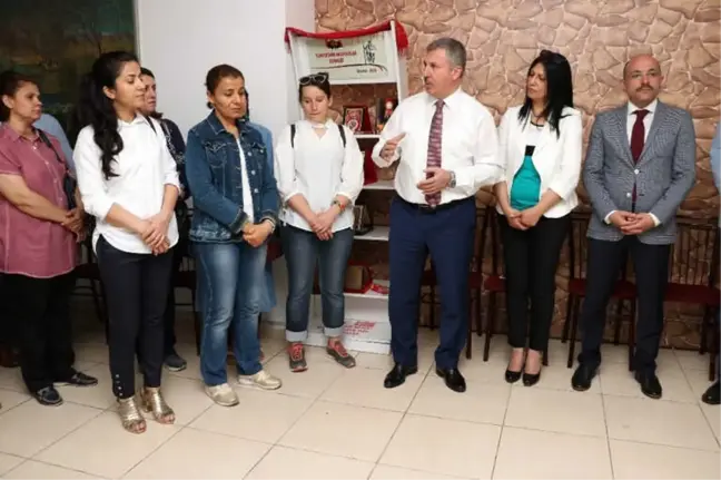 Mesir Kokulu Mum Üreten Kadınlara Sertifika