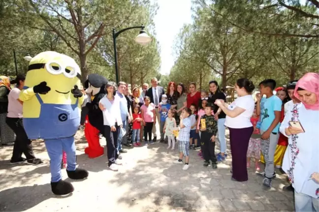 Ayvalık'ta Engelliler Piknikte Eğlendi