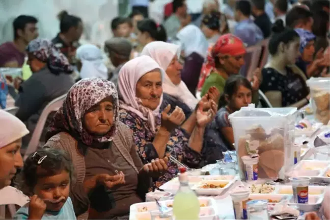 İlk İftar Çömlekçi'de Yapıldı