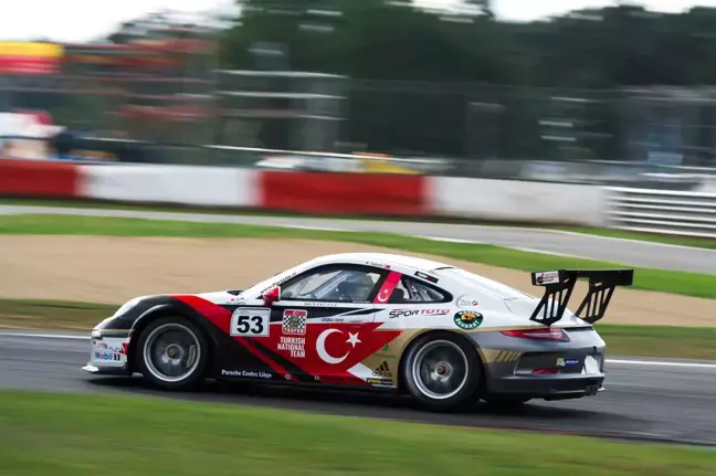 Sporcularımız Almanya ve Hollanda'da Piste Çıkıyor