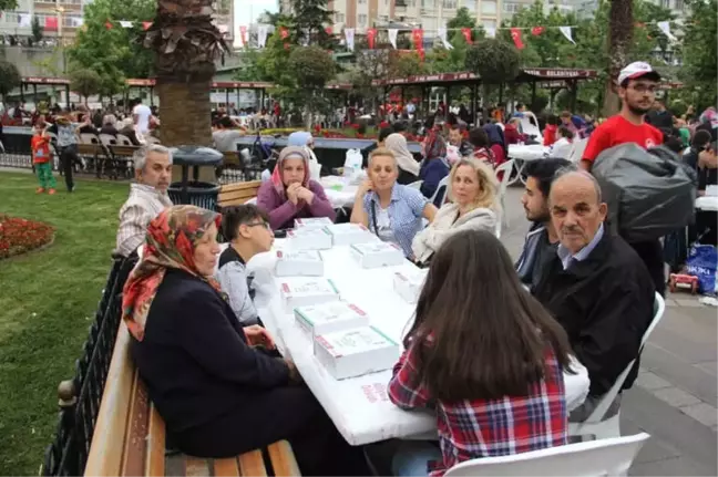 Tarihi Fındıkzade Çukurbostan'da İftar Coşkusu