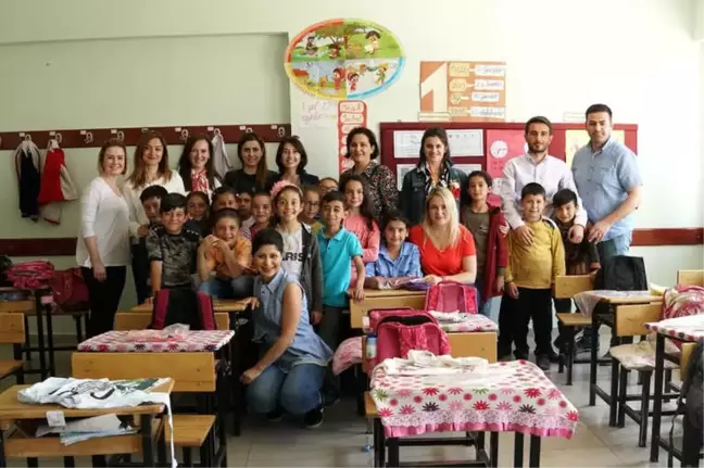 Ewe Türkiye Grubu İhtiyaç Sahibi 500'e Yakın Çocuğa Kıyafet Bağışladı