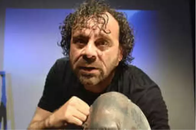 Reha Özcan İngilizce Performansı ile Fringe Festivali'nde