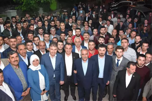 Muş'ta AK Parti Seçim Bürosunun Açılışı Yapıldı