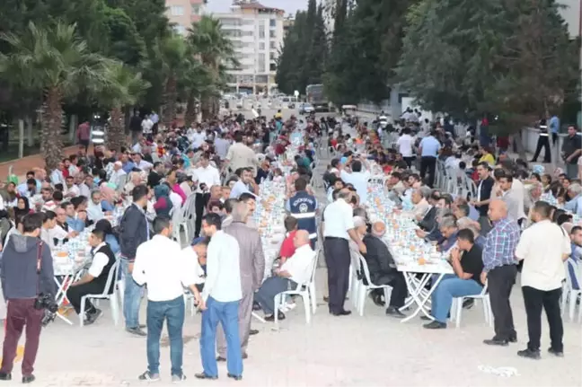 Birecikliler Büyükşehir'in Kardeşlik Sofrasında Buluştu