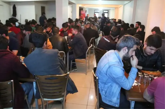 Ağrı'da Hayırsever Aile Günde 500 Kişiye İftar Yemeği Veriyor